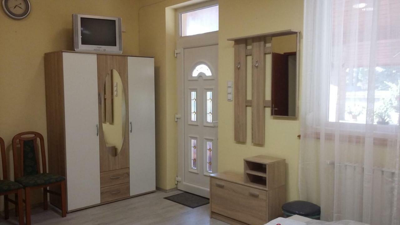 Pal Utcai Apartman 米什科尔茨 外观 照片