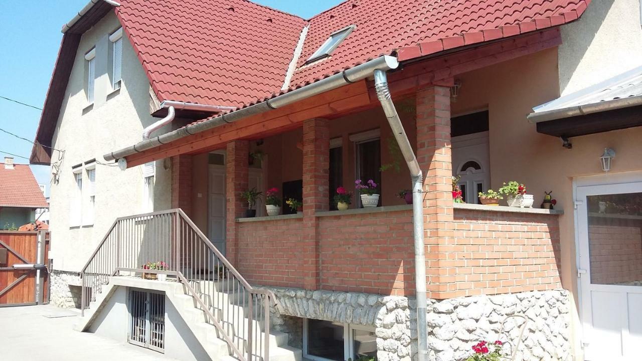 Pal Utcai Apartman 米什科尔茨 外观 照片